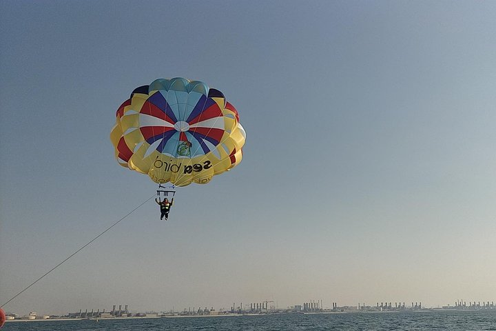Experience the stunning views of Dubai’s coastline from 500 feet above sea level. Enjoy a mix of relaxation and excitement during a memorable 12 to 15 minutes in the sky.